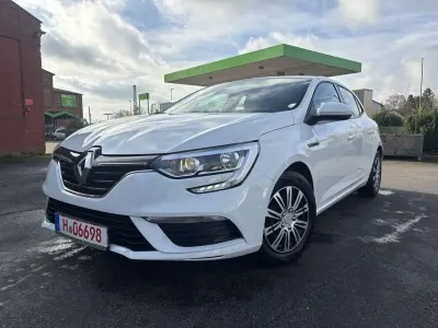 Gebraucht Renault Mégane IV Life 101 PS (74 kW) 2018 Gletscherweiss Limousine