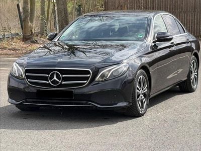 Gebraucht Mercedes E220 Avantgarde 194 PS (142 kW) 2021 Schwarz Limousine