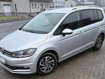 Gebraucht VW Touran Sound 116 PS (85 kW) 2017 Silber Van / Kleinbus