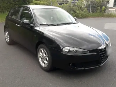 Gebraucht Alfa Romeo 147 105 PS (77 kW) 2009 Schwarz Kleinwagen