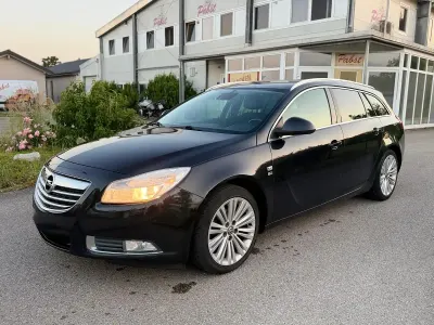 Gebraucht Opel Insignia 160 PS (117 kW) 2013 Schwarz Kombi