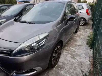 Gebraucht Renault Scénic III Bose Edition 110 PS (80 kW) 2015 Grau Limousine
