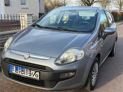 Gebraucht Fiat Grande Punto 69 PS (50 kW) 2011 Grau Kleinwagen