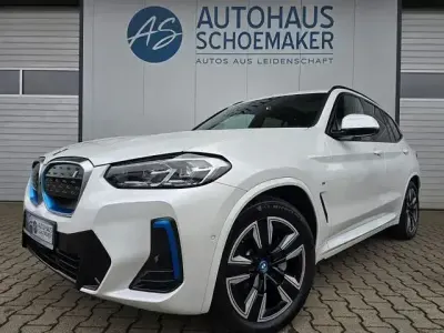 Gebraucht BMW iX3 Impressive 210 kW (286 PS) 2022 Weiß SUV