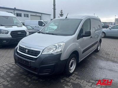 Lackierung aluminiumgrau/meta Gebraucht 2018 Peugeot Partner Premium Van / Kleinbus | 9.450 € (Fairer Preis)