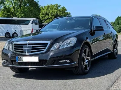 Gebraucht Mercedes E250 Elegance 204 PS (150 kW) 2010 Schwarz Kombi