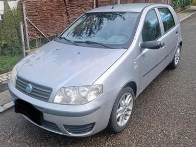 Silber Gebraucht 2004 Fiat Punto Kleinwagen | 1.600 €