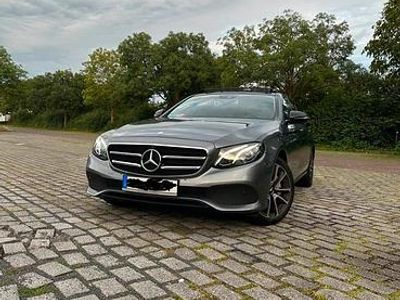 Gebraucht Mercedes E220 194 PS (142 kW) 2016 Andere farben Limousine