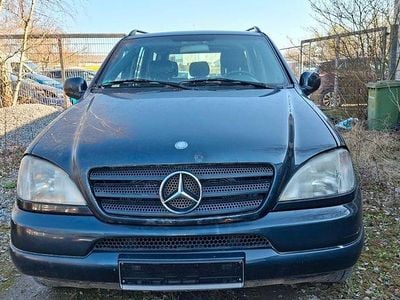 Second-hand Mercedes ML430 272 CP (200 kW) 2000 Verde SUV