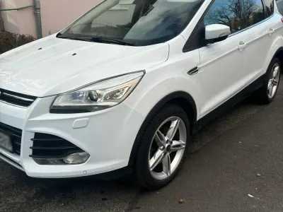 Gebraucht Ford Kuga 150 PS (110 kW) 2015 Weiß SUV