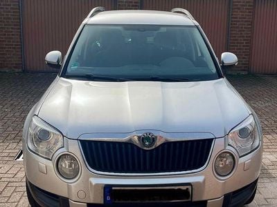 Gebraucht Skoda Yeti Family 105 PS (77 kW) 2012 Silber SUV