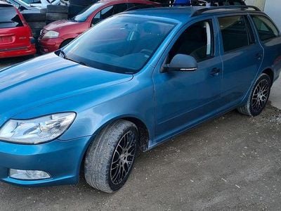 Gebraucht Skoda Octavia 105 PS (77 kW) 2010 Blau Kombi