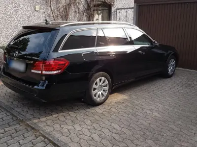 Gebraucht Mercedes E300 204 PS (150 kW) 2013 Schwarz Kombi