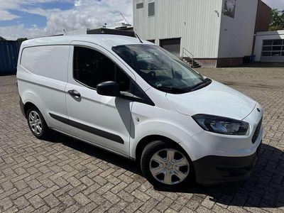 Frostweiß Gebraucht 2015 Ford Transit Van / Kleinbus | 7.999 € (Etwas zu teuer)