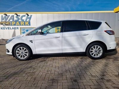 Gebraucht Ford S-MAX Titanium 179 PS (131 kW) 2018 Weiß Van / Kleinbus