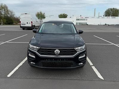 Second-hand VW T-Roc 116 CP (85 kW) 2018 Negru SUV