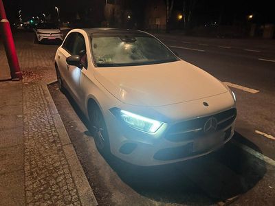 Gebraucht Mercedes A180 136 PS (100 kW) 2018 Weiß Limousine