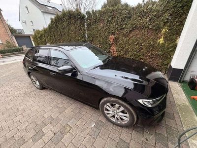 Gebraucht BMW 330e Sport Line 184 PS (135 kW) 2021 Schwarz Kombi