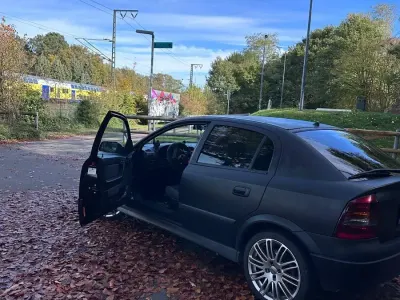 Gebraucht Opel Astra 100 PS (73 kW) 2003 Schwarz Limousine