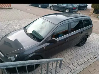 Gebraucht Opel Astra 110 PS (80 kW) 2010 Silber Kombi