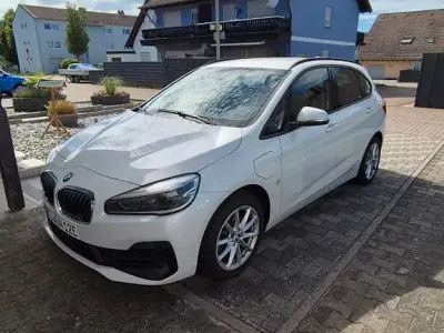 Gebraucht BMW 225 Active Tourer iPerformance 224 PS (164 kW) 2018 Weiß Van / Kleinbus