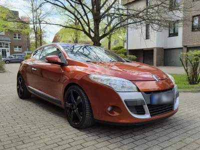 Gebraucht Renault Mégane Coupé 180 PS (132 kW) 2009 Orange Coupé