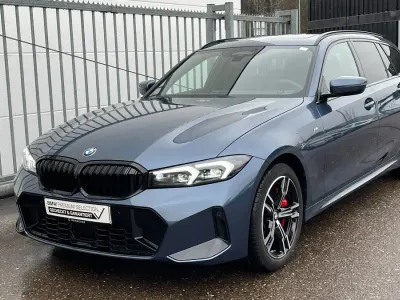 Gebraucht BMW 320 Comfort Edition 190 PS (139 kW) 2025 Arctic race blue metallic Kombi