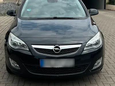 Gebraucht Opel Astra 120 PS (88 kW) 2011 Schwarz Limousine