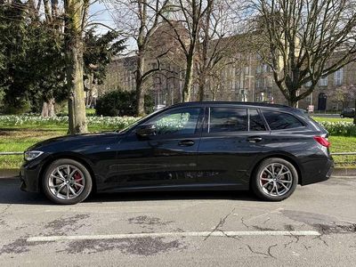 Gebraucht BMW 320 M Sport 190 PS (139 kW) 2022 Schwarz Kombi