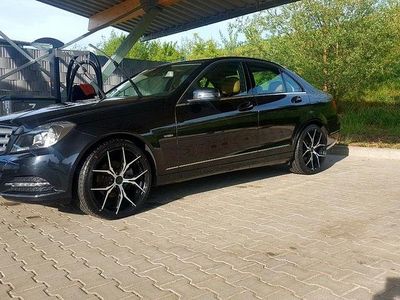 Schwarz Gebraucht 2012 Mercedes C220 Avantgarde Limousine | 8.400 € (Teuer)