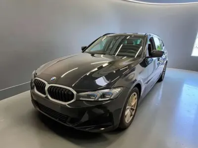 Gebraucht BMW 318 Sport Line 150 PS (110 kW) 2023 Schwarz Limousine