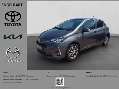 Gebraucht Toyota Yaris Hybrid Club 101 PS (74 kW) 2019 Grau Kleinwagen