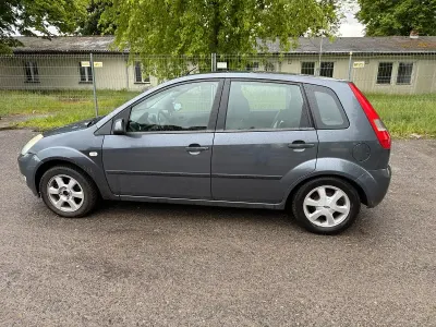 Gebraucht Ford Fiesta 2005 Grau Kleinwagen