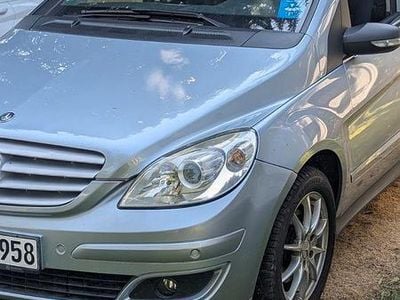 Mercedes B200