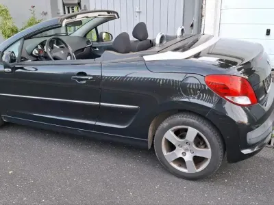 Gebraucht Peugeot 207 CC 156 PS (114 kW) 2011 Schwarz Cabrio