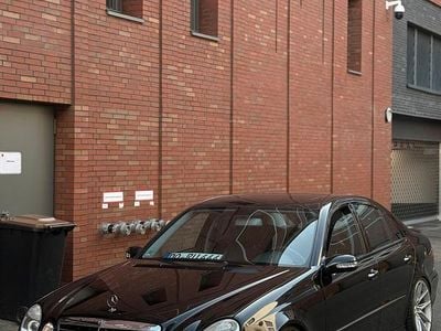 Gebraucht Mercedes E500 AMG 306 PS (225 kW) 2005 Schwarz Limousine
