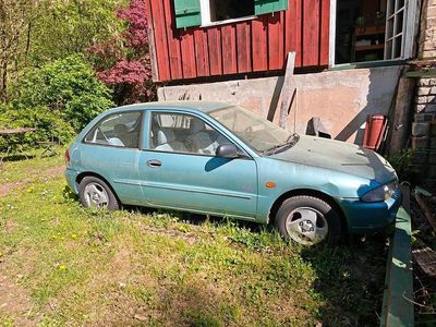 Usata Mitsubishi Colt 75 CV (55 kW) 1995 Verde Utilitaria