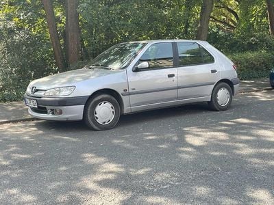 Peugeot 306