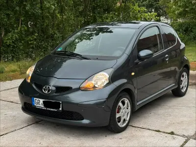 Używany Toyota Aygo 68 KM (50 kW) 2008 Szary Hatchback