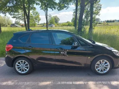 Gebraucht BMW 225 Active Tourer iPerformance 224 PS (164 kW) 2019 Schwarz Van / Kleinbus