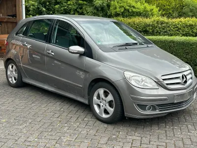 Gebraucht Mercedes B180 109 PS (80 kW) 2005 Grau Van / Kleinbus