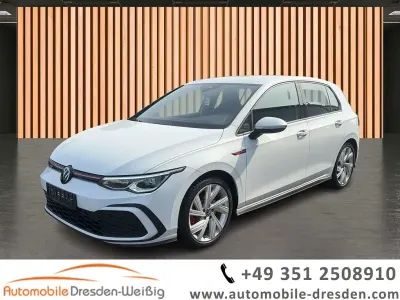 Gebraucht VW Golf VIII GTI 245 PS (180 kW) 2024 Weiß pure white Limousine