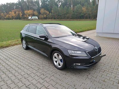 Gebraucht Skoda Superb Ambition 150 PS (110 kW) 2018 Schwarz Kombi