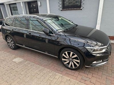 Gebraucht VW Passat Highline 220 PS (161 kW) 2018 Schwarz Kombi