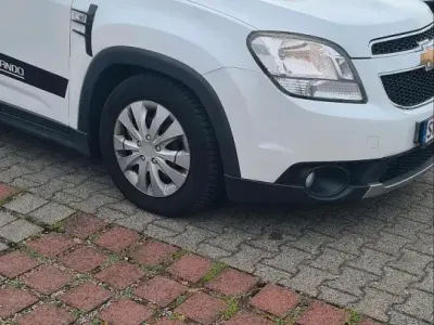 Gebraucht Chevrolet Orlando 163 PS (119 kW) 2013 Weiß Van / Kleinbus