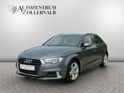 Gebraucht Audi A3 Sport 150 PS (110 kW) 2018 Monsungrau metallic Limousine