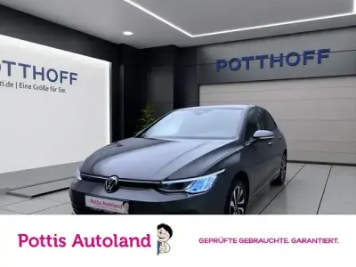 Gebraucht VW Golf VIII Active 131 PS (96 kW) 2022 Delfingrau metallic Limousine