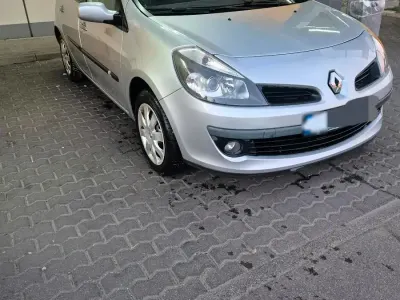 Gebraucht Renault Clio III 112 PS (82 kW) 2006 Silber Kleinwagen