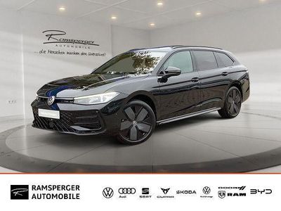 Gebraucht VW Passat R-line 193 PS (141 kW) 2024 Schwarz (grenadillschwarz metallic) Kombi
