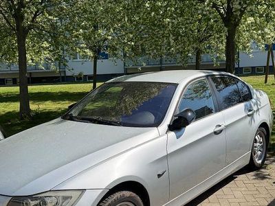 Usata BMW 320 170 CV (125 kW) 2006 Argento Berlina